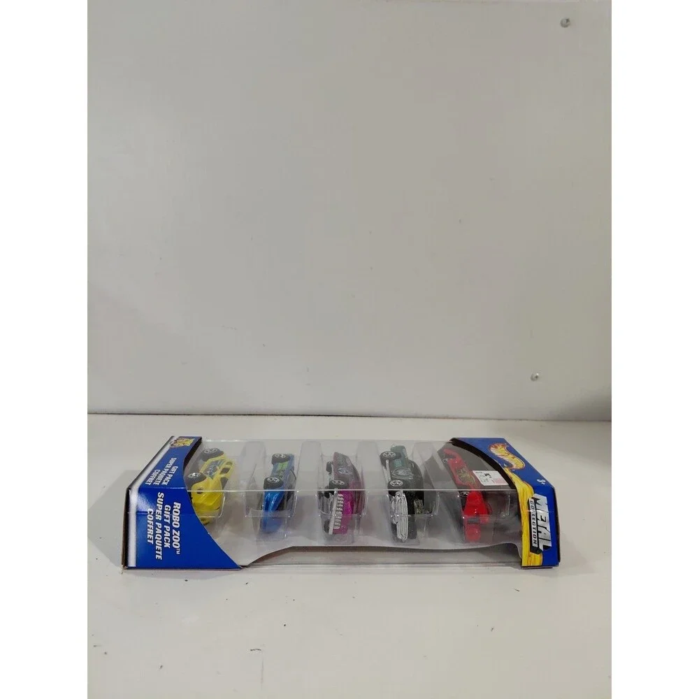 NIP Hot Wheels Robo Zoo 1:64 Die Cast Gift Pack (VW Beetle 57 Chevy Banshee)